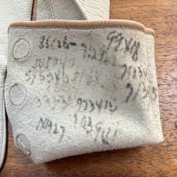 Ladies leather day or driving gloves wrist length 1920s cream & tan trim detail - Picture 6 of 8